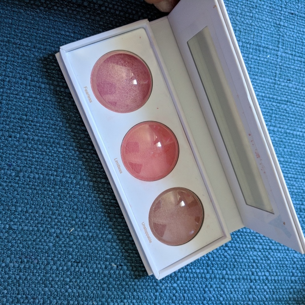 Realher Be Fearless, Be Limitless blush kit